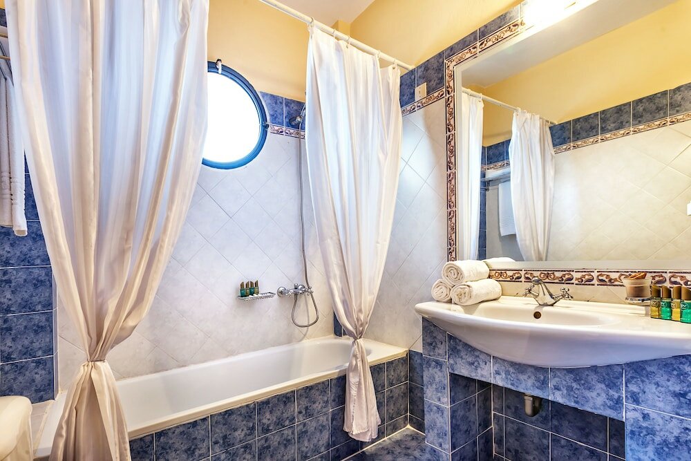 Фото Atrium Hotel