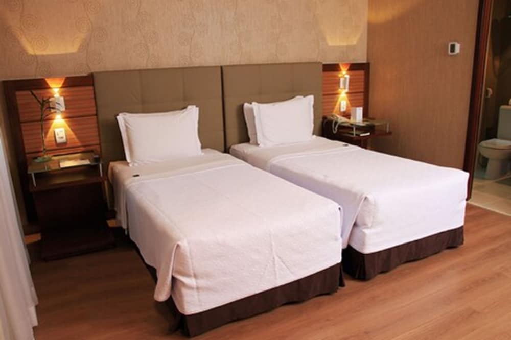 Фото Bourbon Ibirapuera Convention Hotel