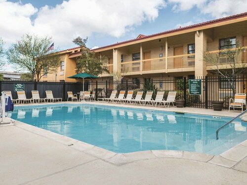 Гостиница La Quinta Inn by Wyndham New Orleans West Bank Gretna