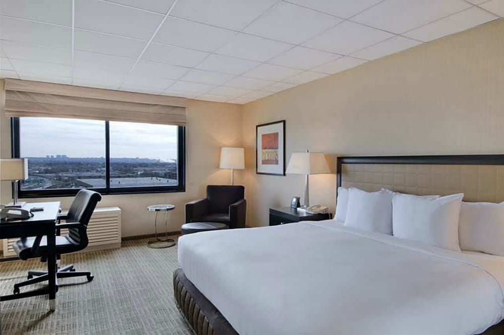 Фото Hilton Hasbrouck Heights