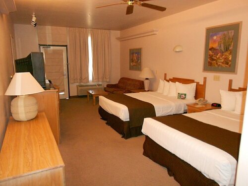 Гостиница Quality Inn & Suites Phoenix Nw - Sun City в Глендейле