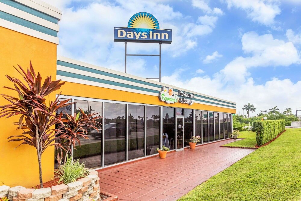 Фото Days Inn by Wyndham Fort Lauderdale-Oakland Park Airport N