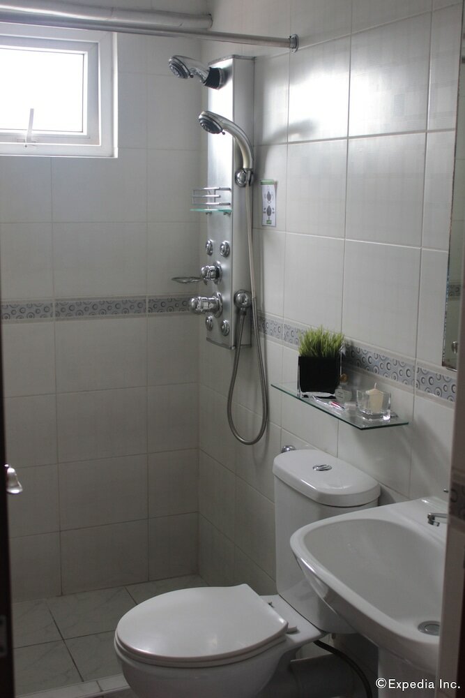 Фото Shaw Residenza Suites