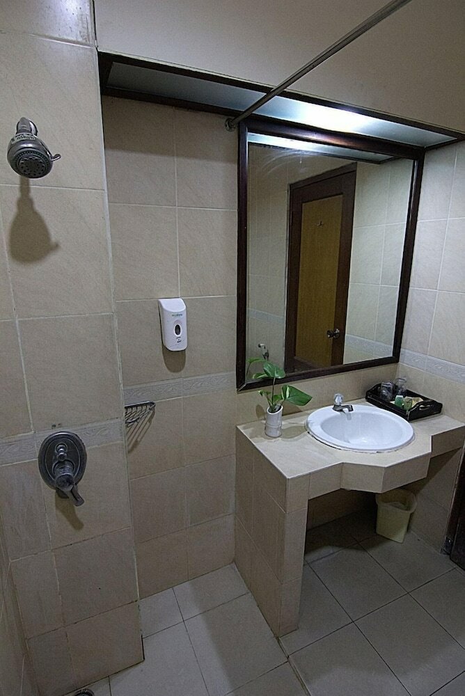 Фото Montana Hotel