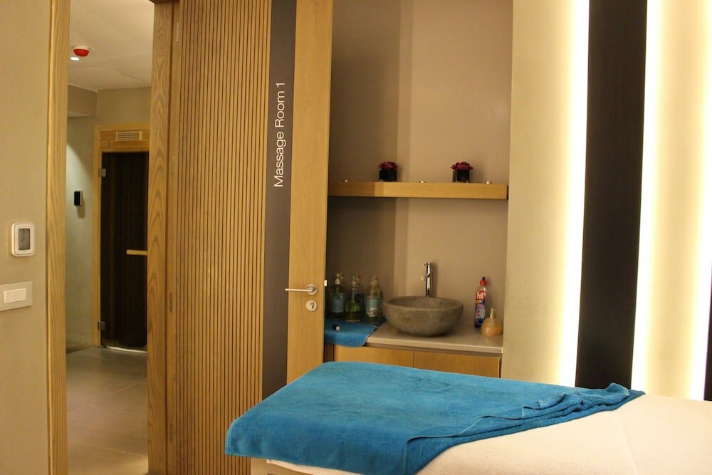 Фото Saifi Suites