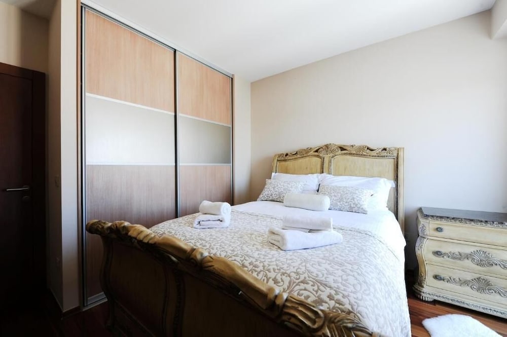 Фото Sunset Penthouse Apartment with Hot Tub