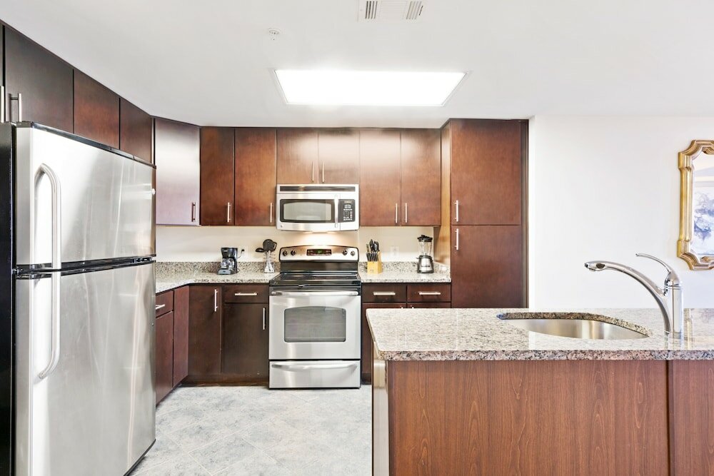 Фото Global Luxury Suites at The Convention Center