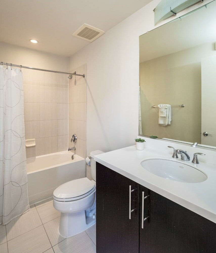 Фото Global Luxury Suites at The White House