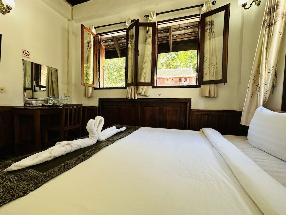 Фото Kingkham Riverside Hotel