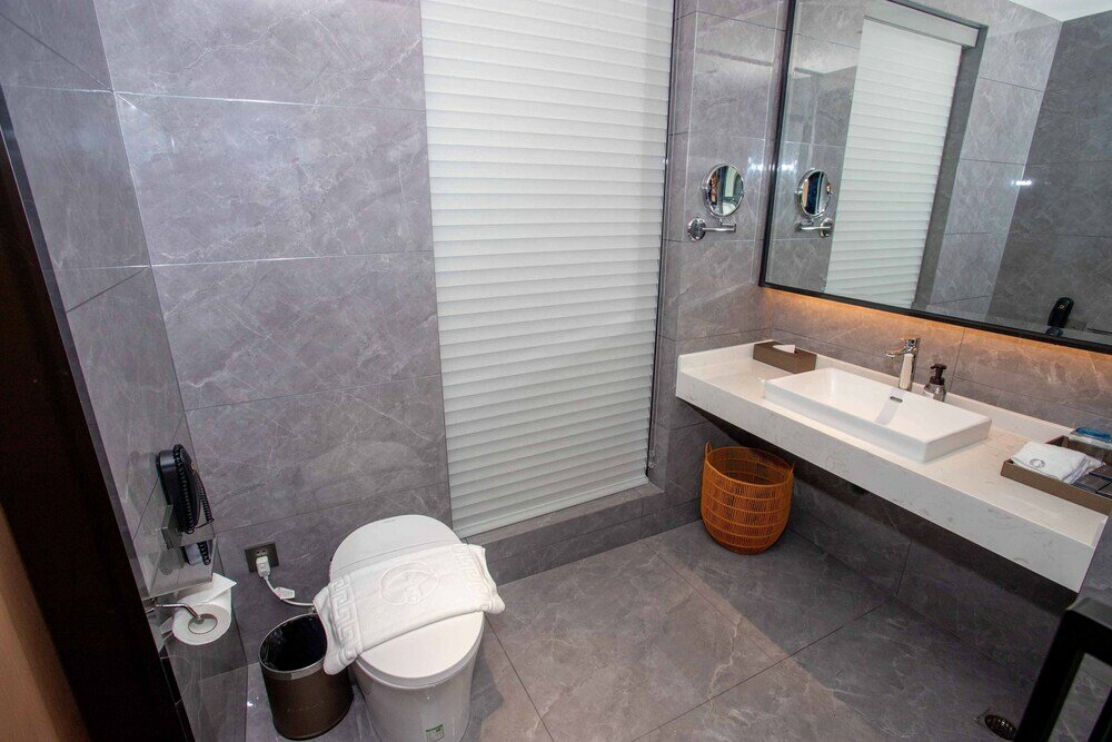 Фото LC International Hotel