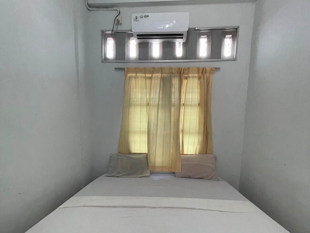 Фото Oyo 93178 Homestay Pakmuklis Syariah