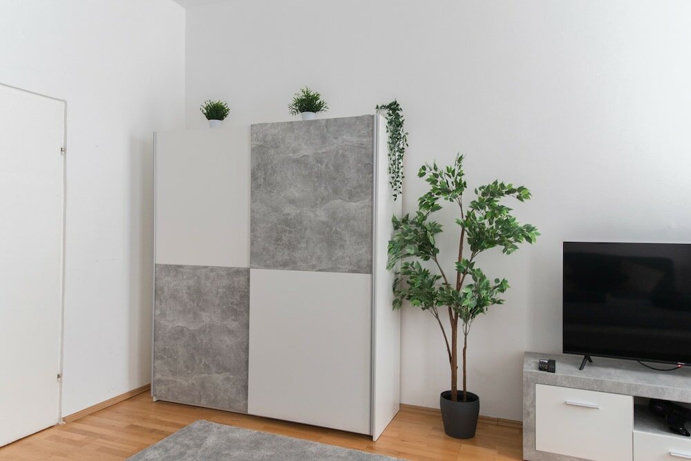 Фото City Apartment - 5 min to Metro