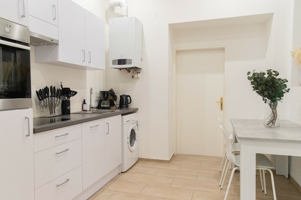 Фото City Apartment - 5 min to Metro