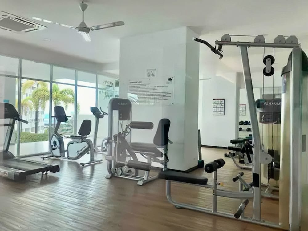 Фото Straits Garden Suites Penang