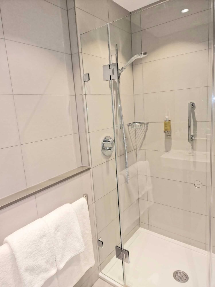 Фото Astor Court Hotel