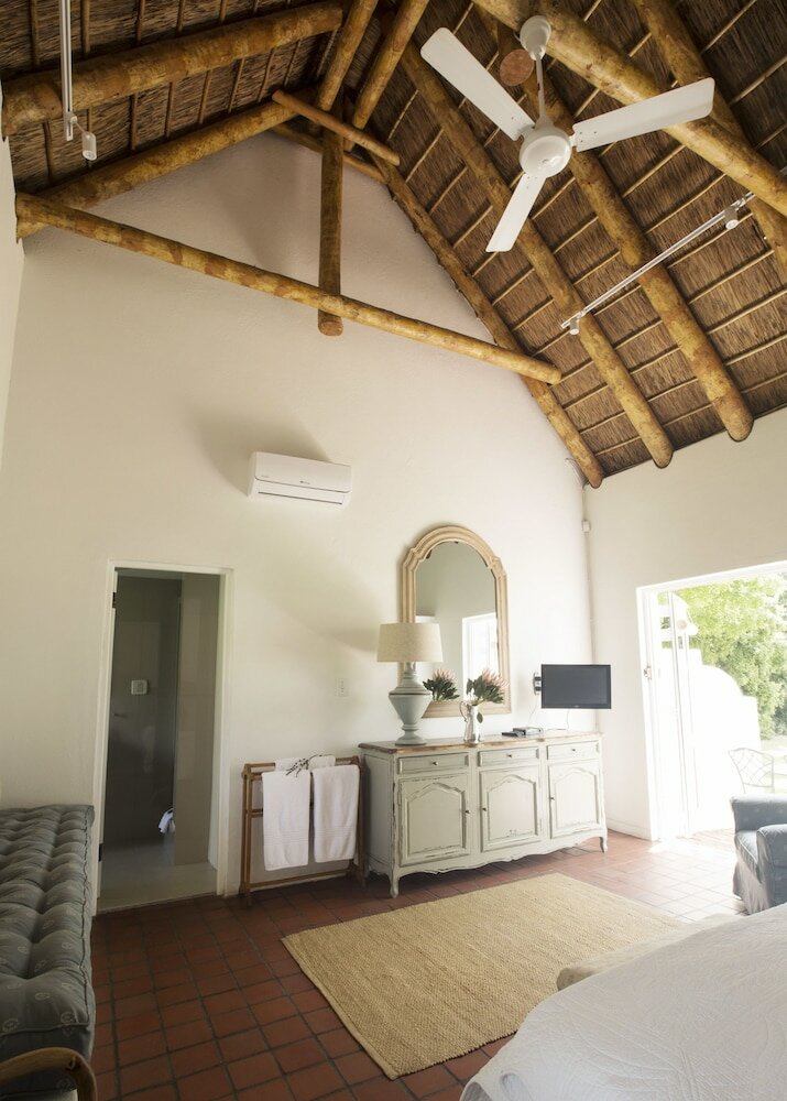 Фото Klein Waterval Riverside Lodge