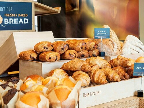 Гостиница Ibis Charleroi Airport Brussels South в Самбрвиле