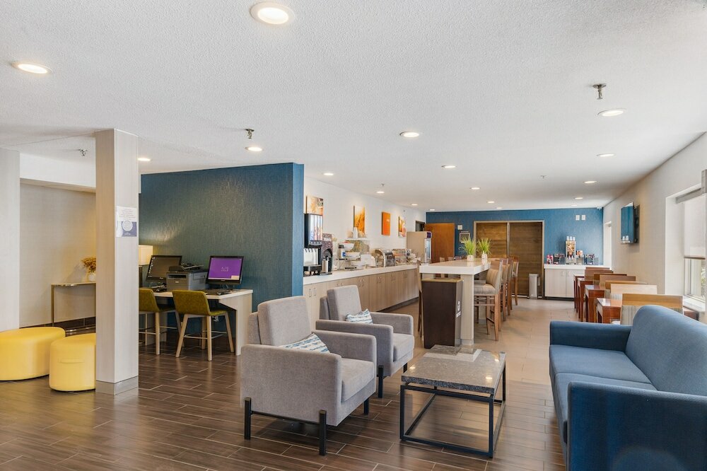 Фото Comfort Inn Mayfield Heights Cleveland East