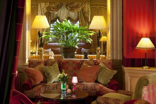 Гостиница Hotel Chambiges Elysees в Париже