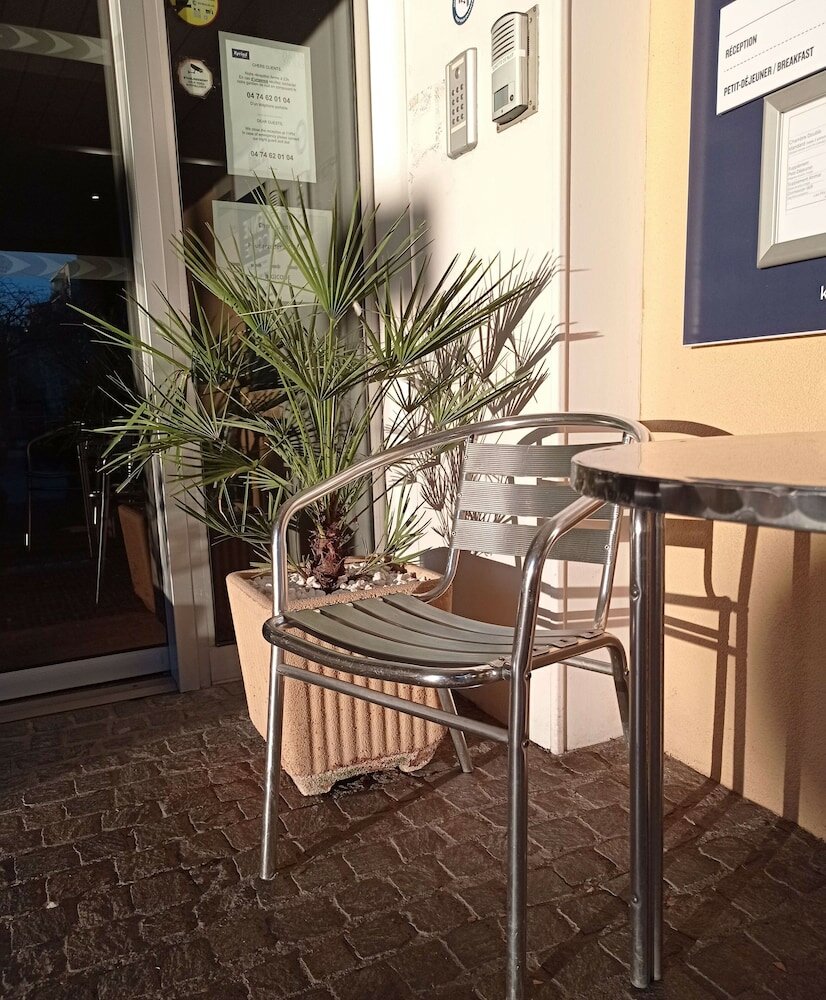 Фото Kyriad Villefranche Sur Saone