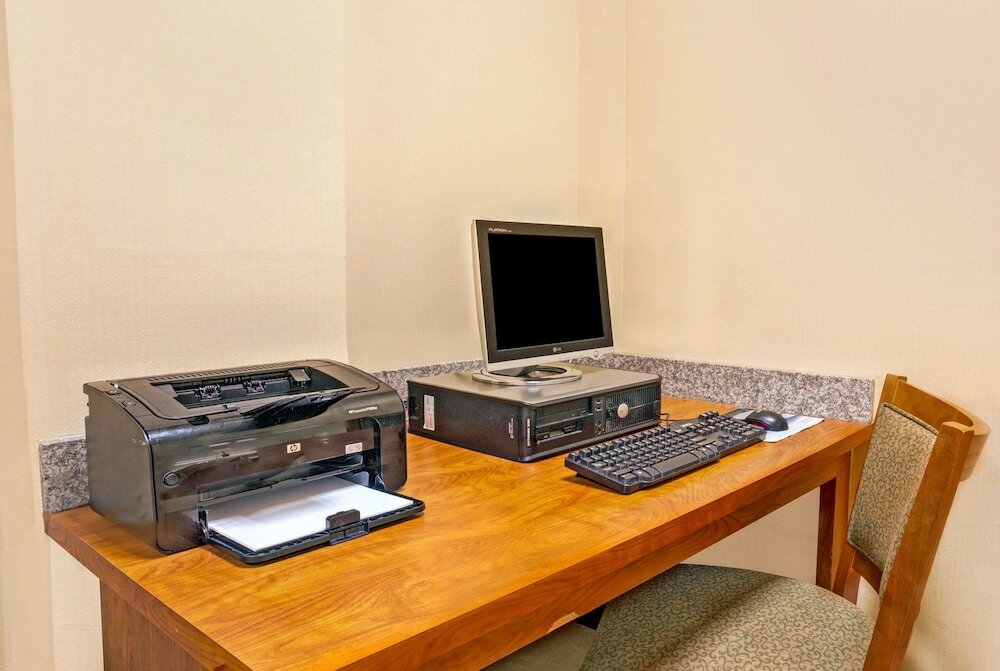 Фото Baymont by Wyndham Bremerton Wa