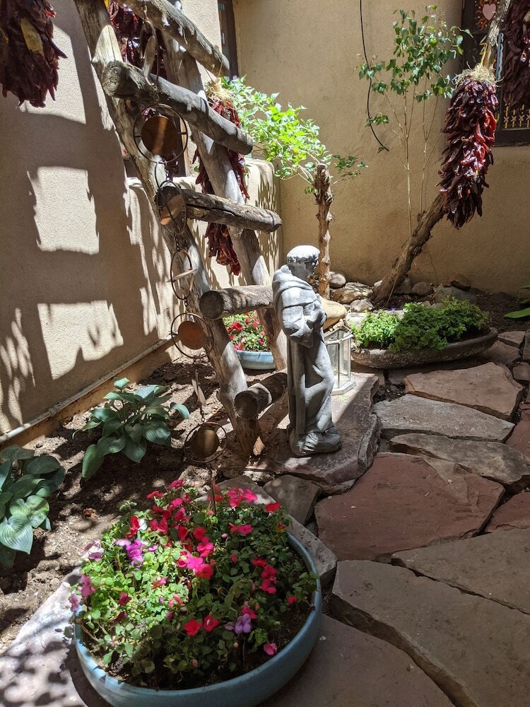 Фото Sagebrush Inn & Suites