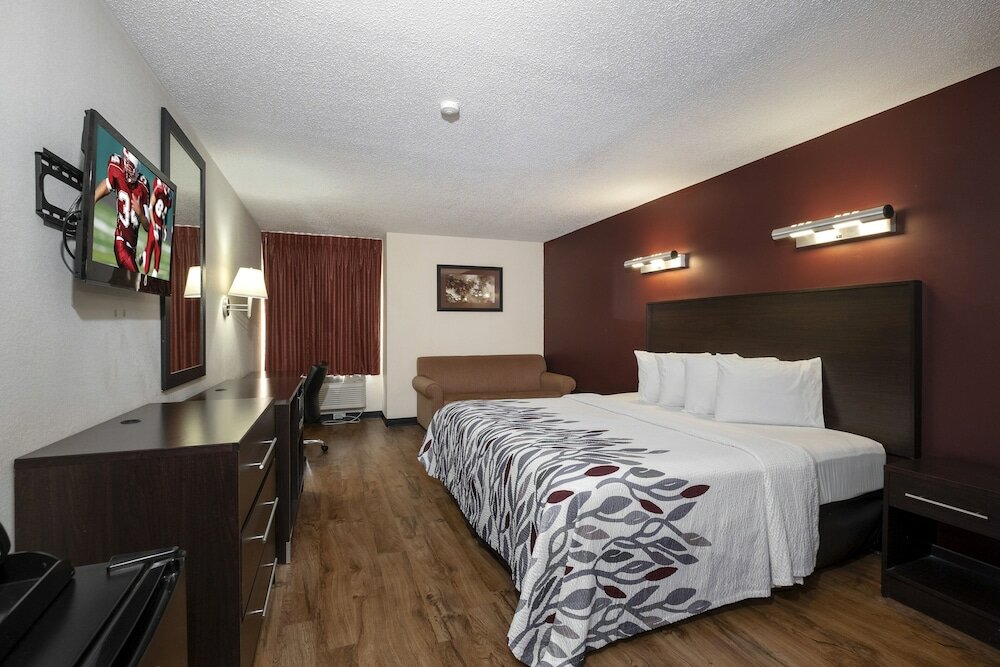 Фото Red Roof Inn Charlotte - University