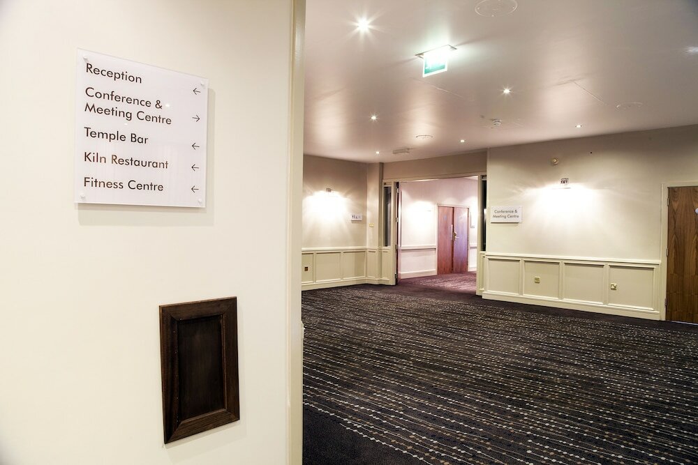 Фото DoubleTree by Hilton Bristol City Centre