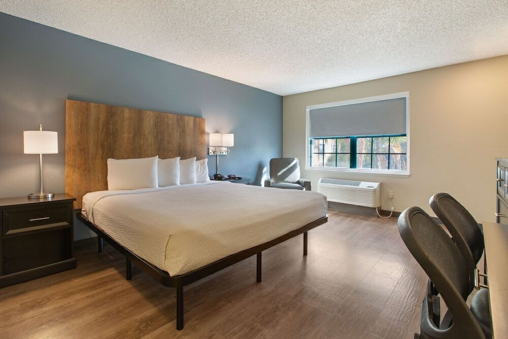Фото Extended Stay America Premier Suites - Union City - Dyer St