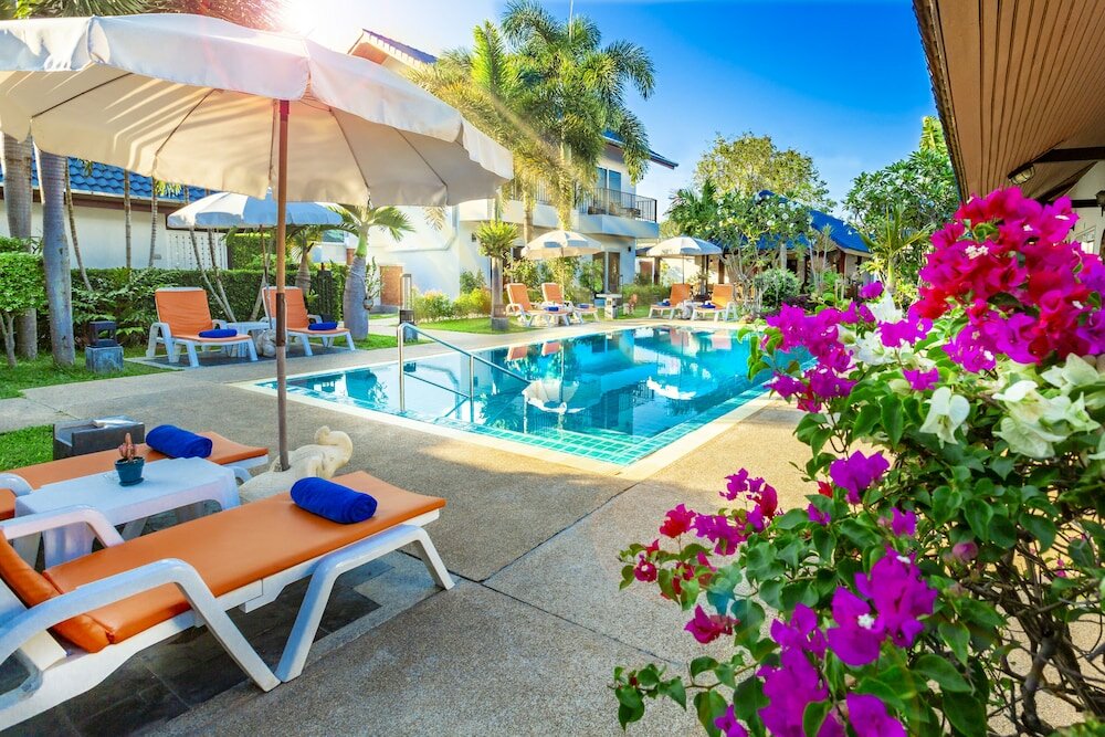 Фото Phuket Airport Hotel