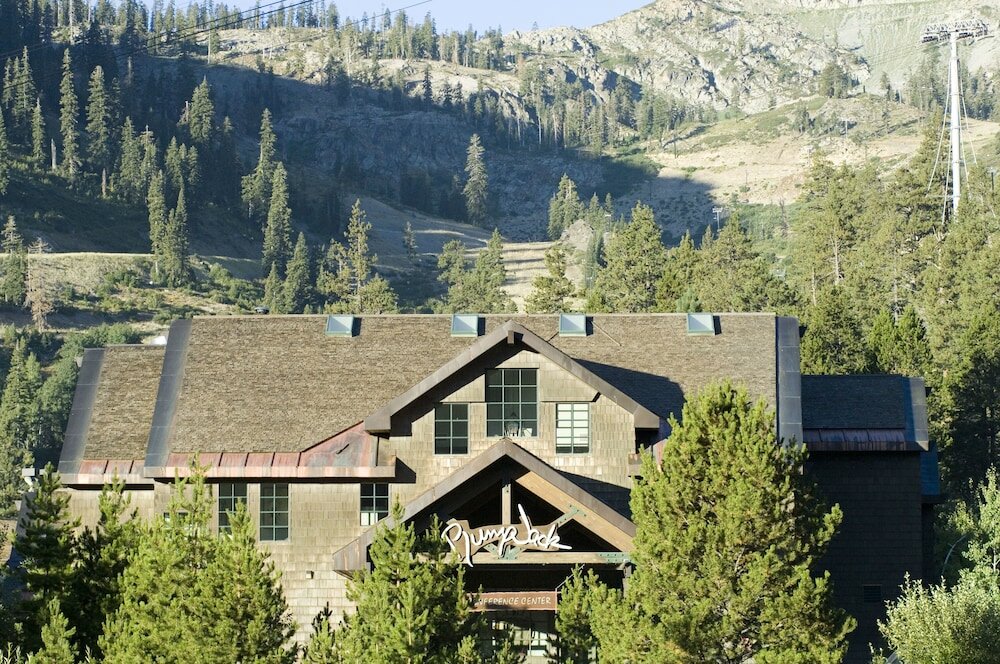 Фото The Village at Palisades Tahoe