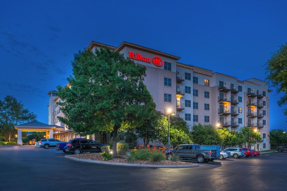Фото Hilton San Antonio Hill Country