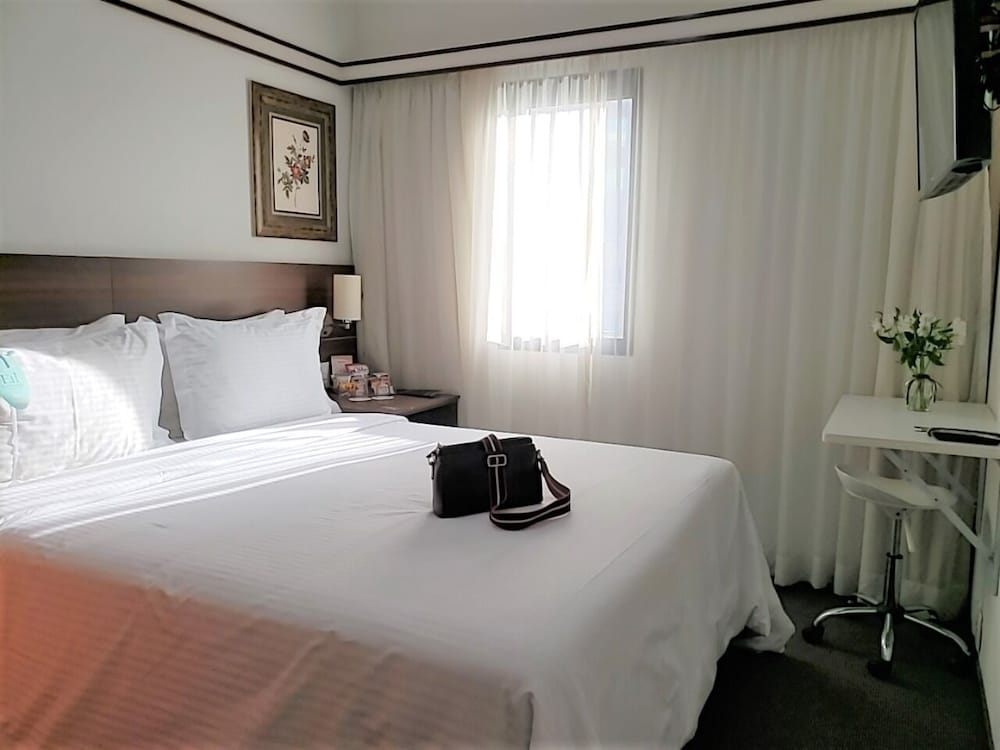 Фото Bristol The Time