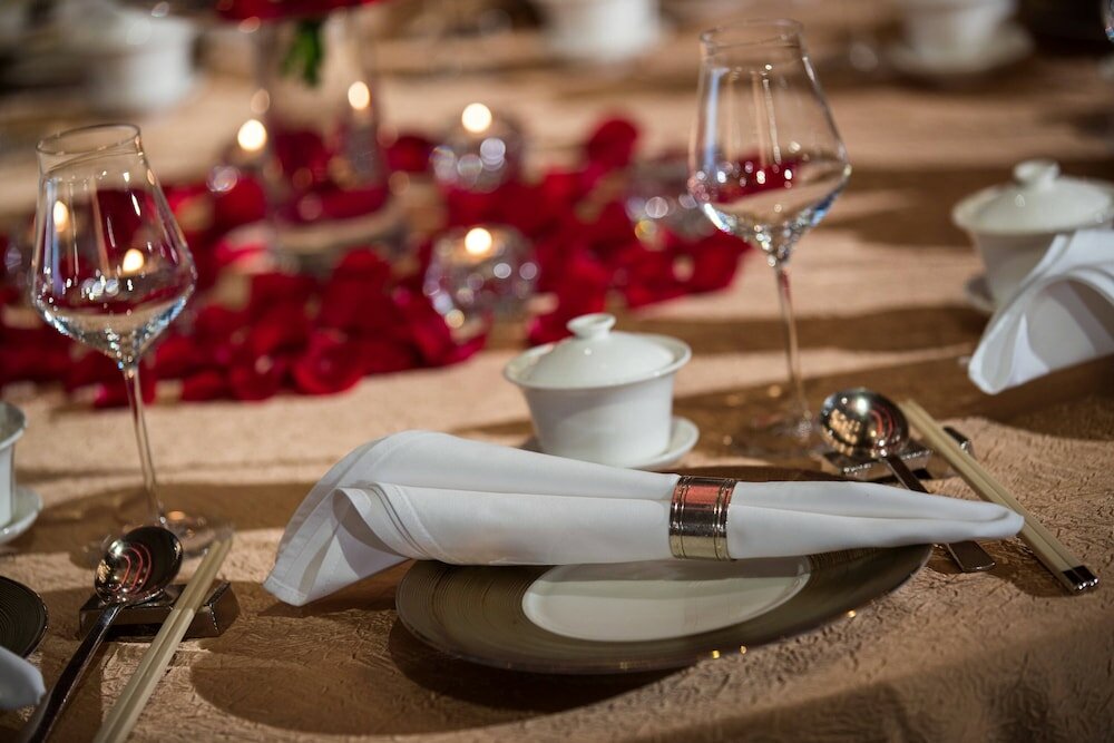 Фото Renaissance Hong Kong Harbour View Hotel