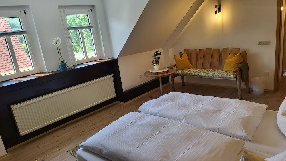 Фото Pension Zur Neuenburg