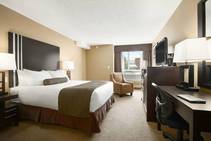 Гостиница Days Inn by Wyndham Calgary Northwest в Калгари