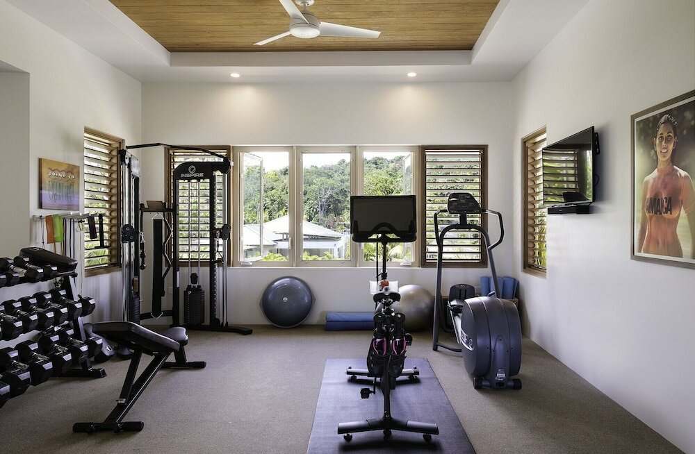 Фото Fabulous 5 Bedroom Beachfront Villa