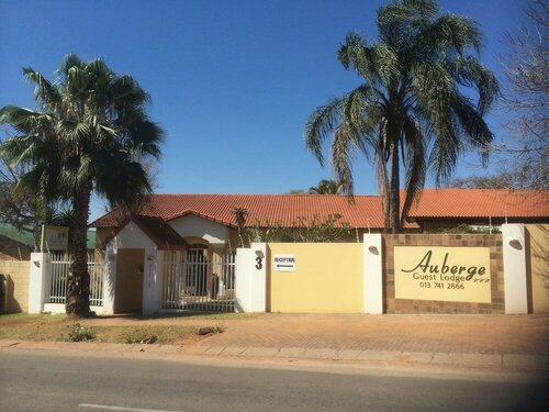 Гостиница Auberge Guest Lodge в Мбомбеле