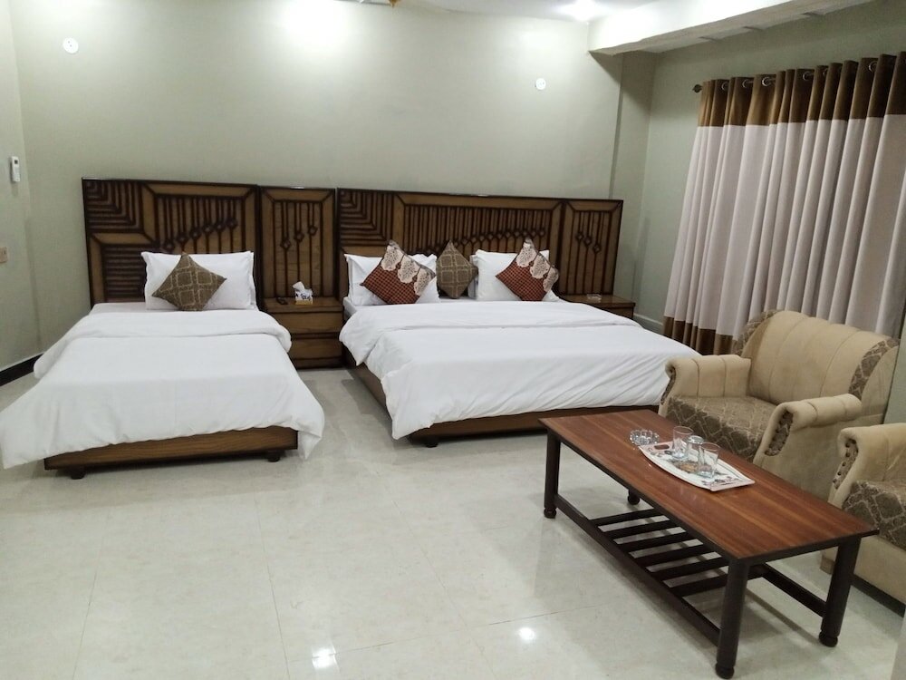 Фото Hotel Almarkaz islamabad