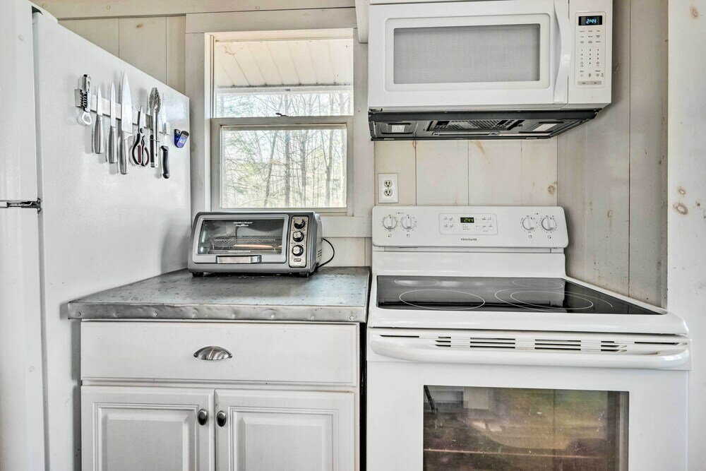 Фото Unplugged Mountain Retreat With Porch Swings!