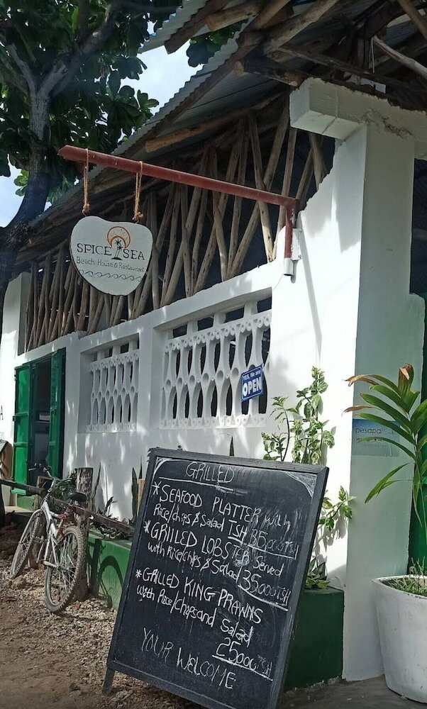 Фото Spice sea beach house & restaurant
