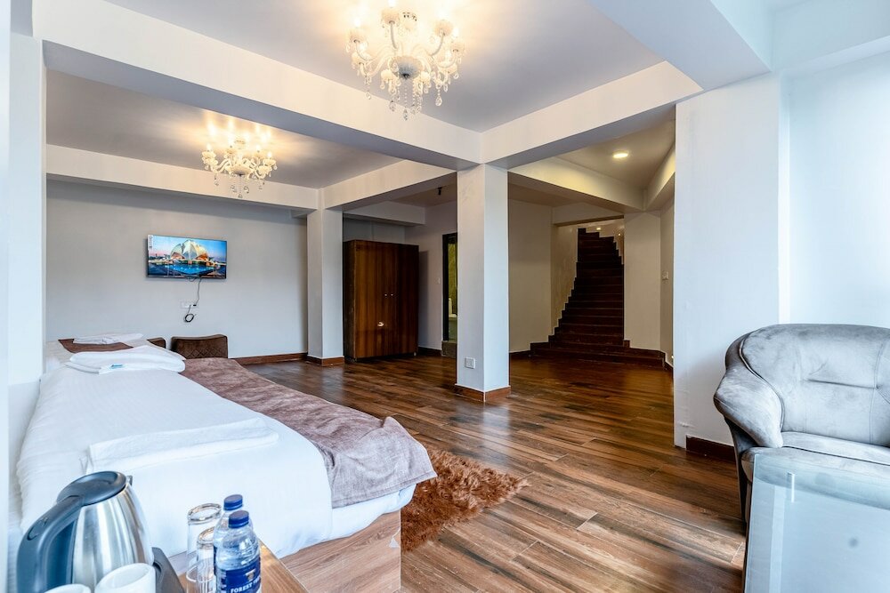 Фото King's Bridge Suite & SPA