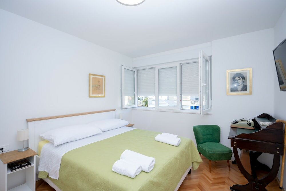 Фото Billie Holiday apartment with balcony