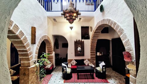 Внешний вид отеля Hotel Riad Dar El Qdima в Эс-Сувейре, фото 1