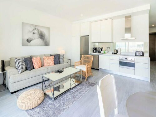 Гостиница The Grove 1br Apt w Rooftop Pool Onsite Amenities
