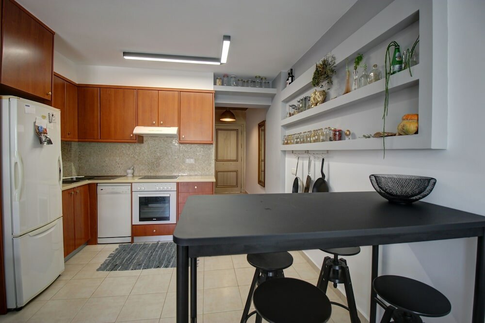 Фото 1 Bedroom Apartment on Beach Elias Upper