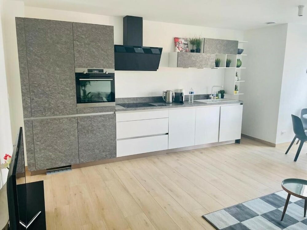 Фото New 1 bedroom in City Center- Terrace