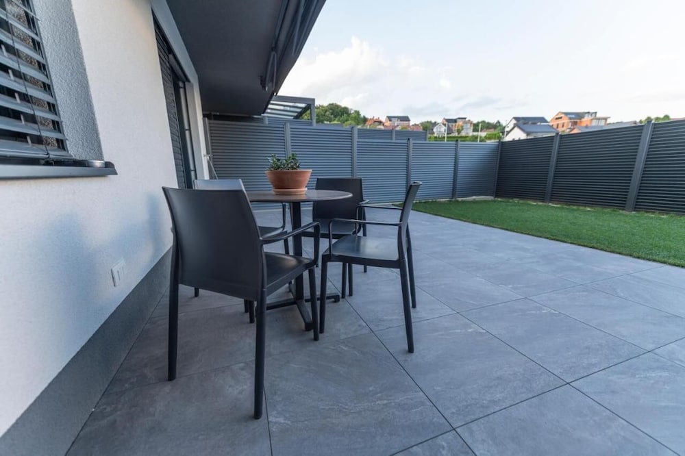 Фото Apartments La Siesta