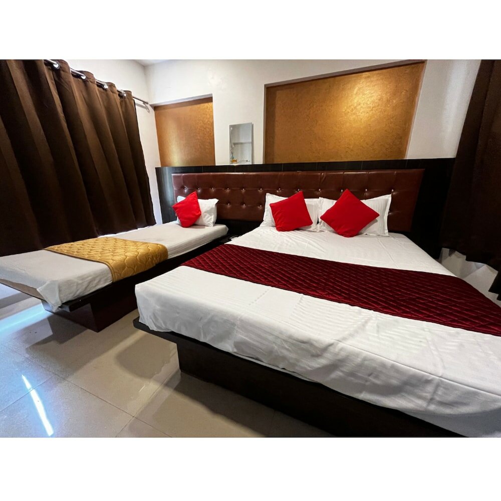 Фото Hotel Borivali Executive