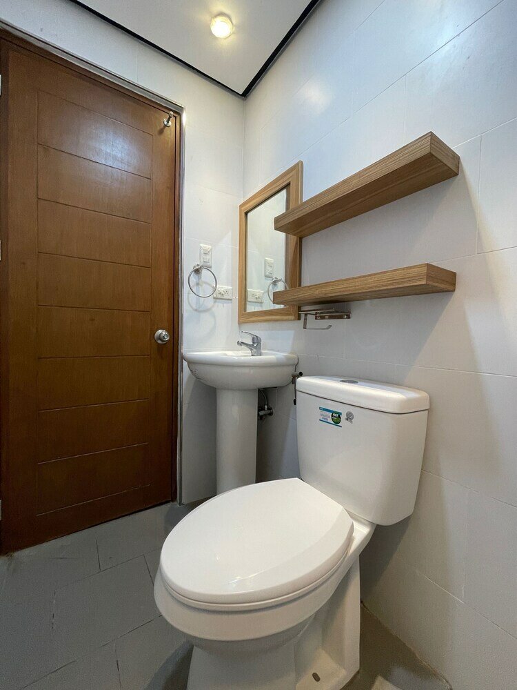 Фото Oyo 982 Boulevard Pension House